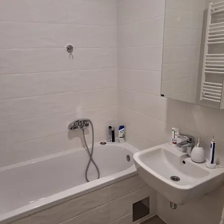 Izdajem Dvosoban Stan 61m2 Za Exit Festival,novi Sad Od 10-14jula 2025 * Novi Sad